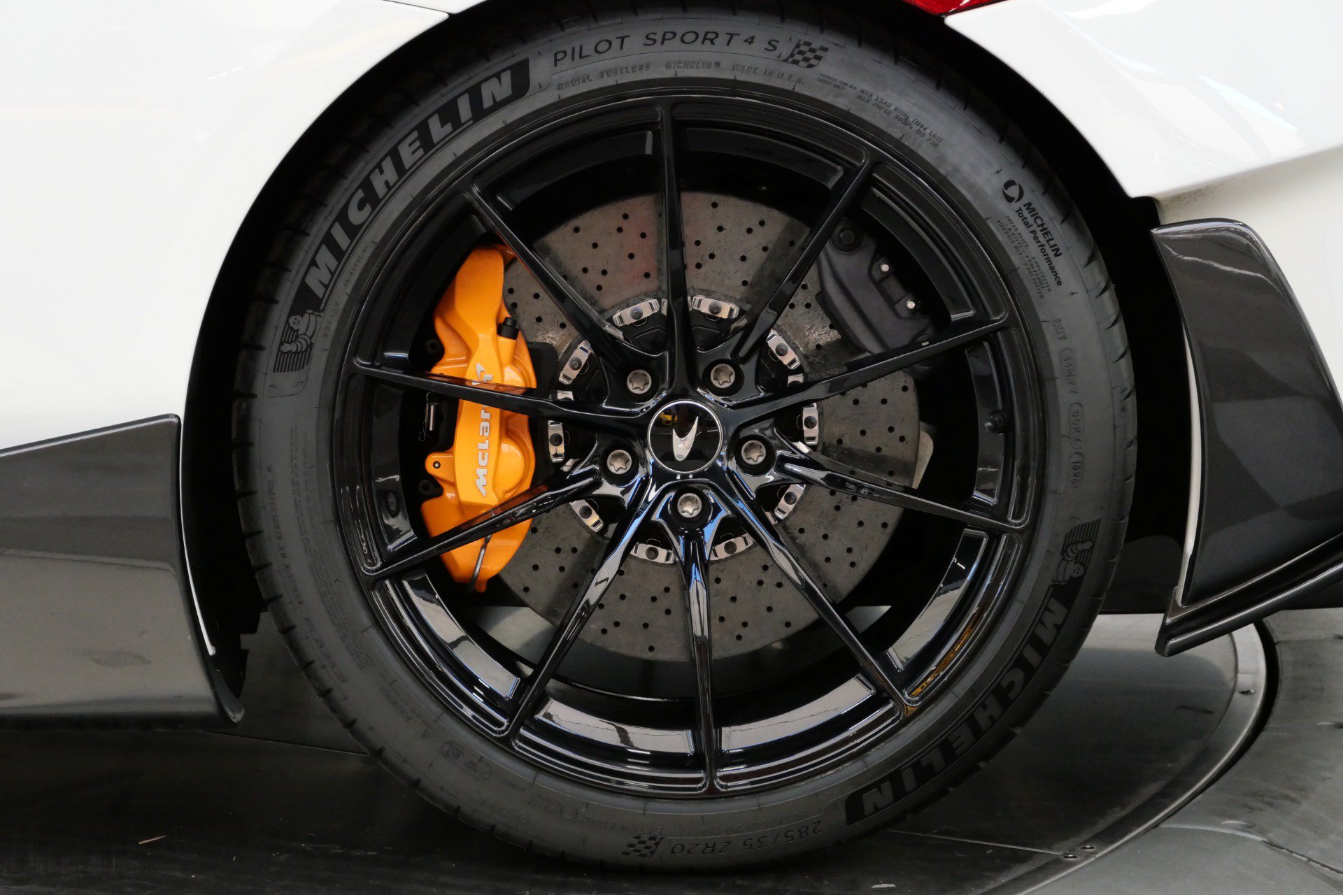 Used 2019 McLaren 600LT photo 10