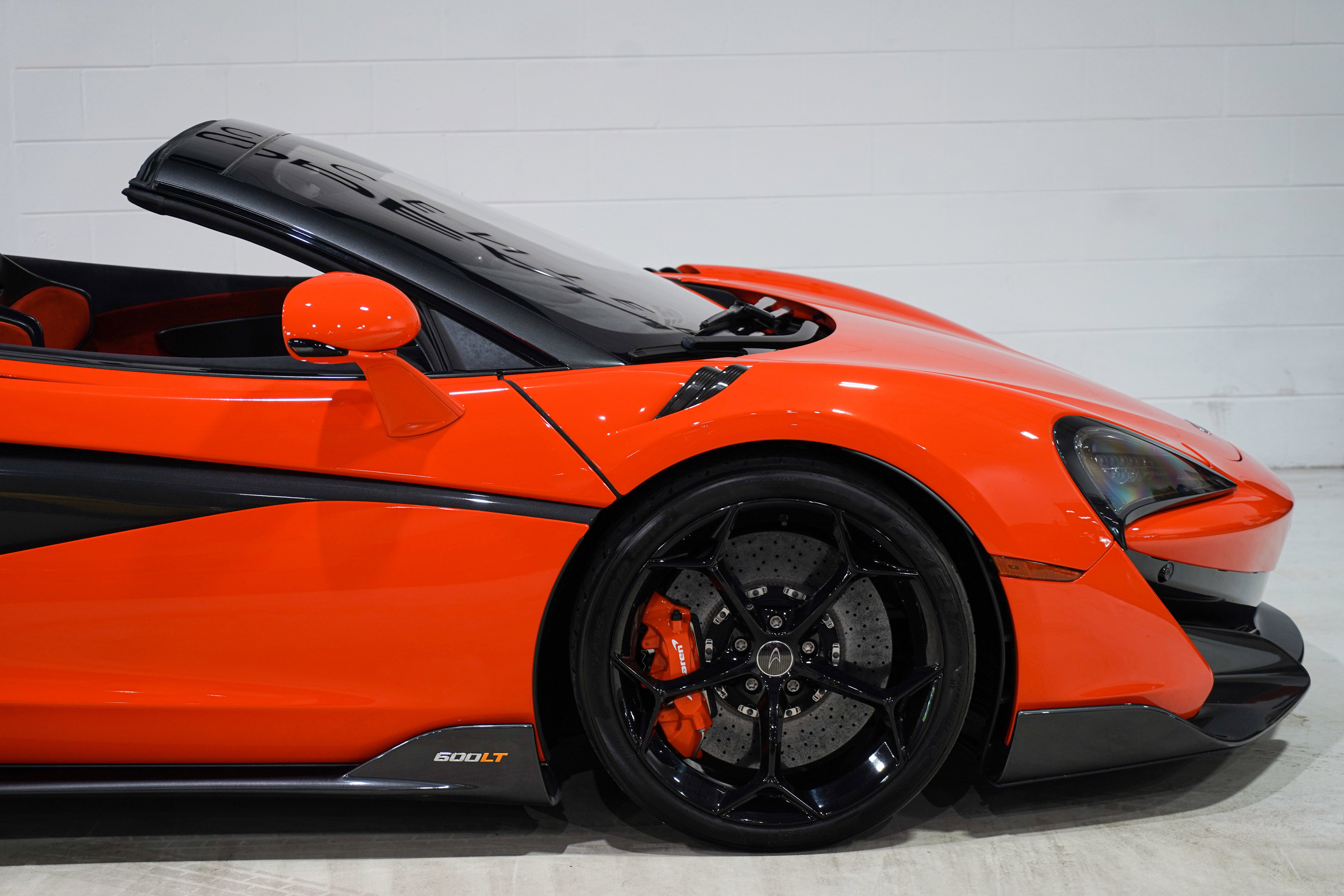 Used 2020 McLaren 600LT Spider photo 22