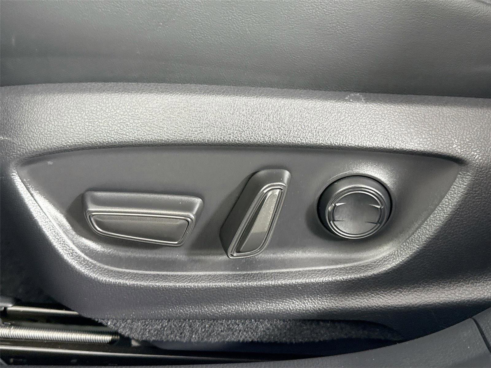 2025 Toyota Prius Plug-In Hybrid