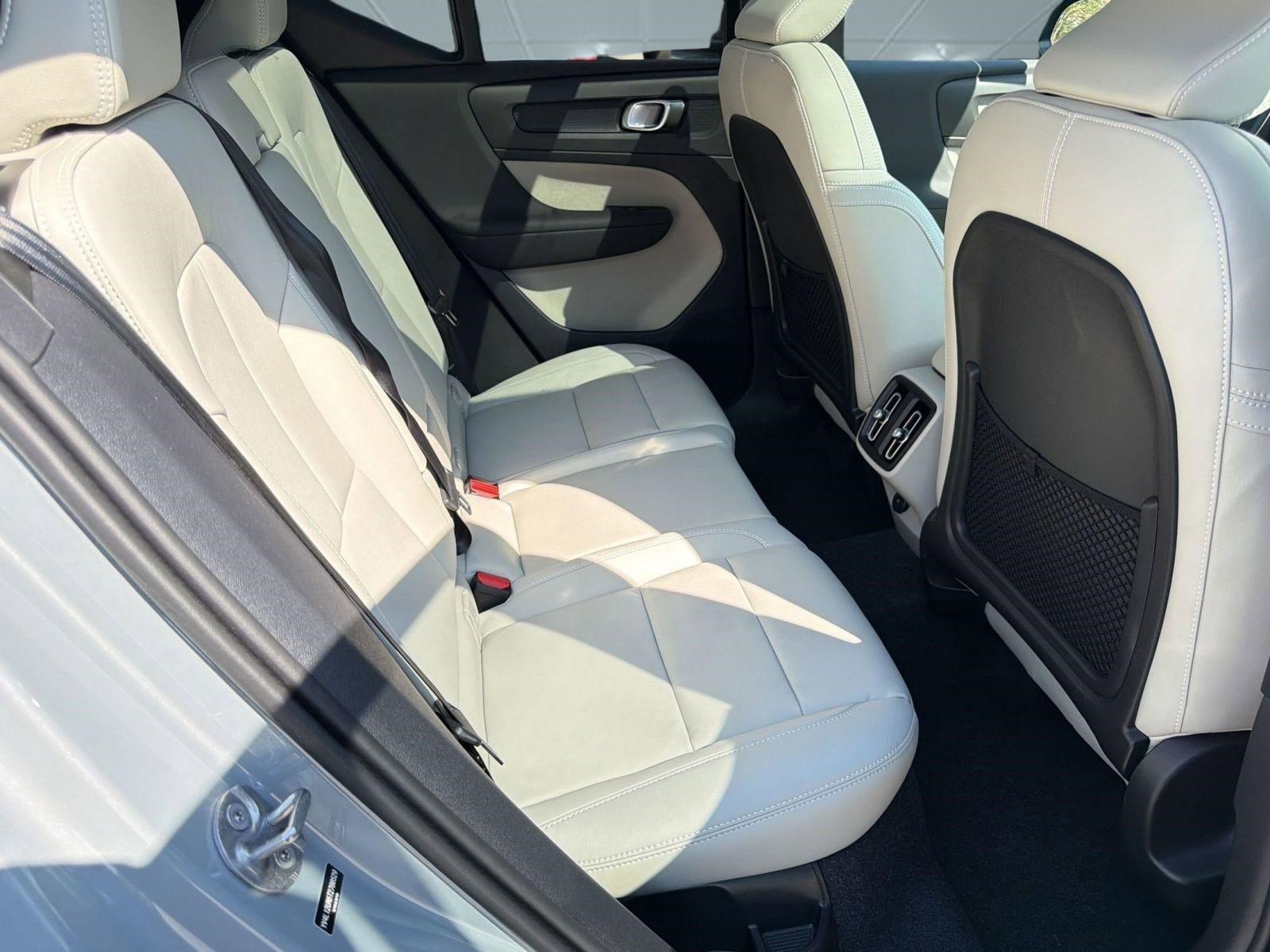 2026 Volvo Xc40 B5 Ultra