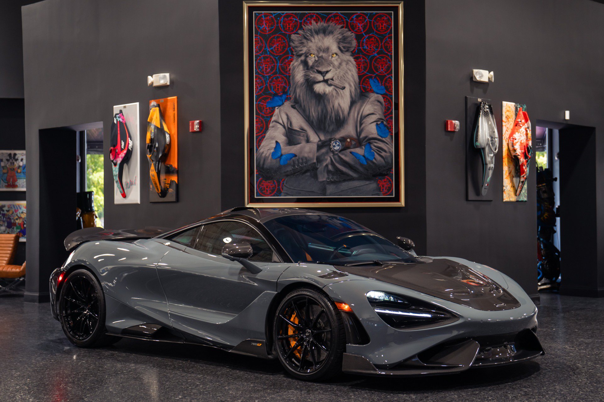 Used 2021 McLaren 765LT photo 9
