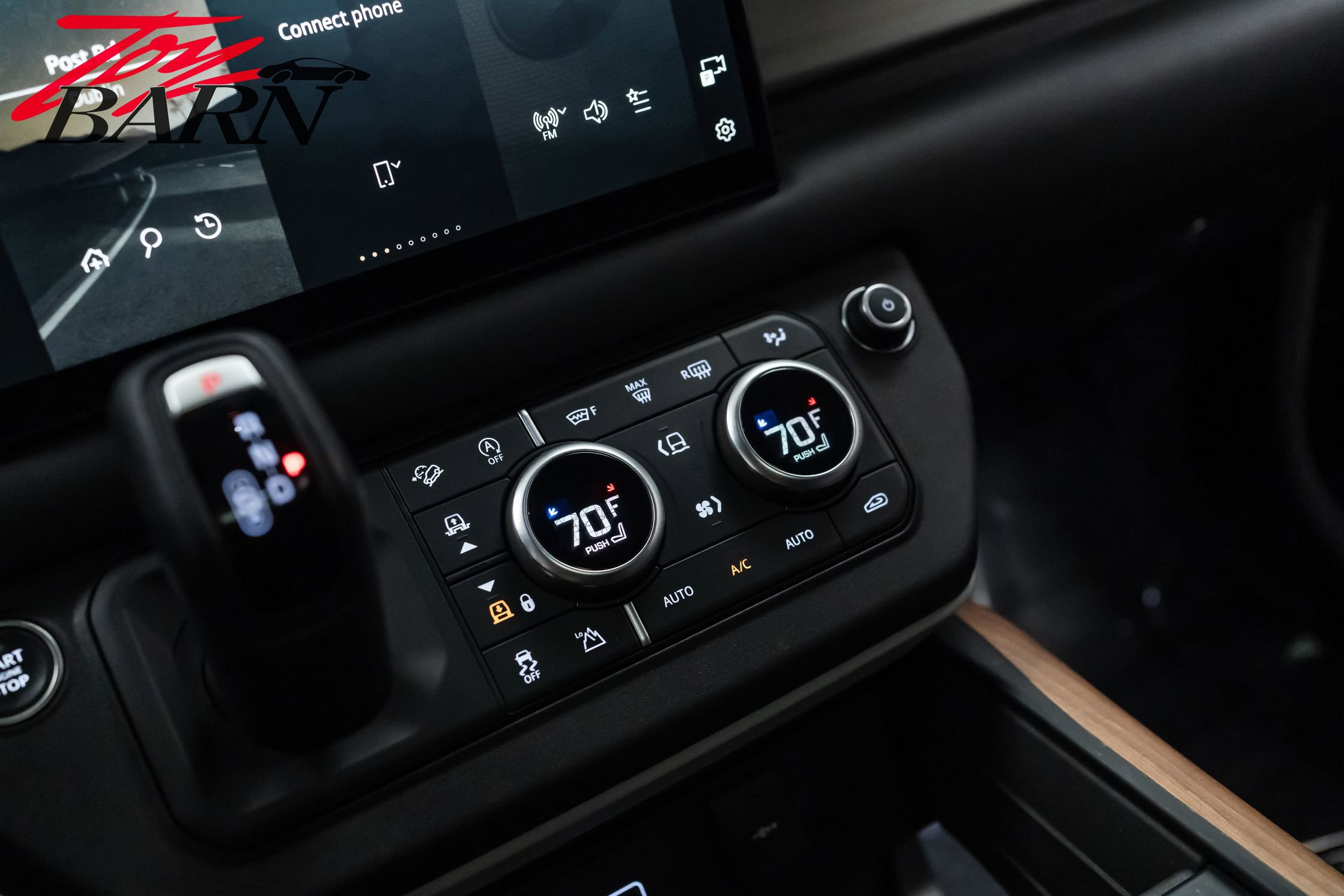 2023 Land Rover Defender 130 SE