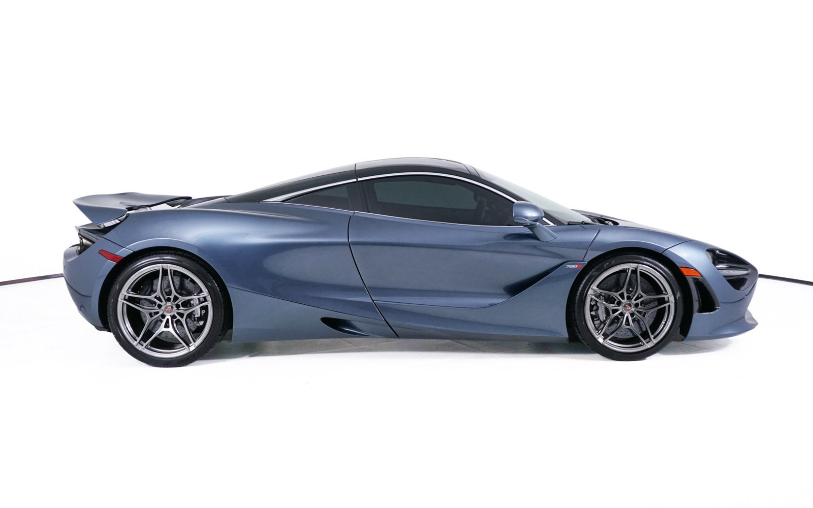 Used 2018 McLaren 720S Luxury photo 8