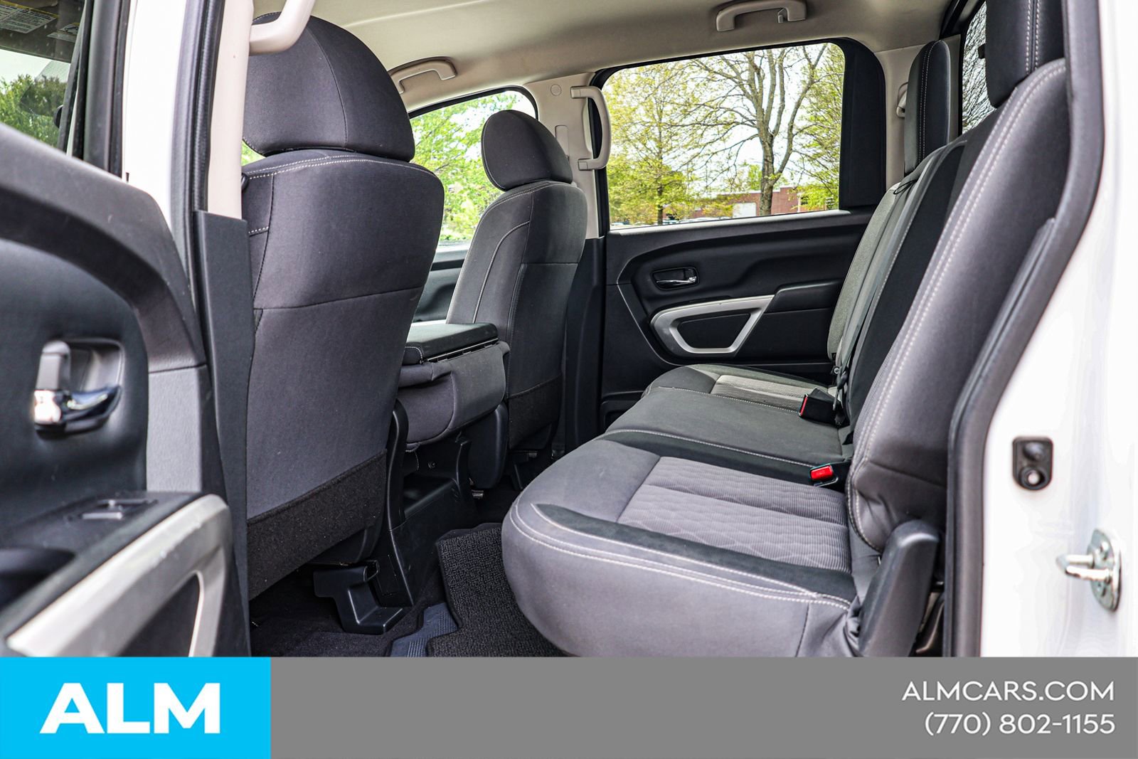 2023 Nissan Titan SV