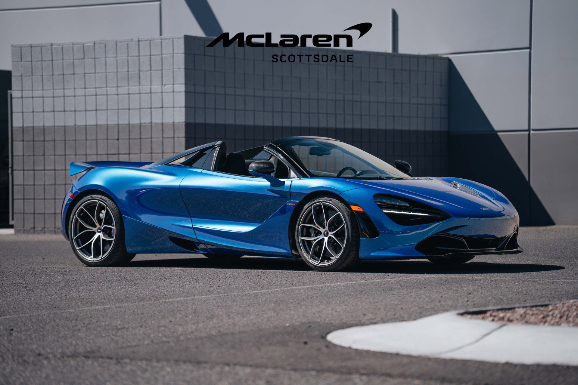 Used 2022 McLaren 720S Luxury photo 12
