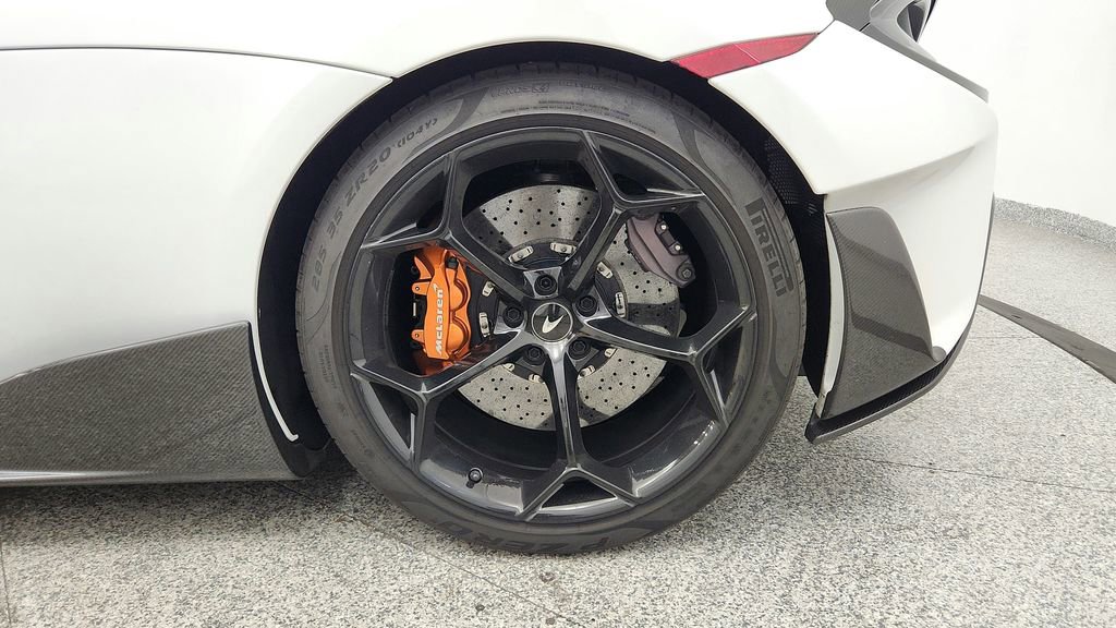 Used 2019 McLaren 600LT photo 19