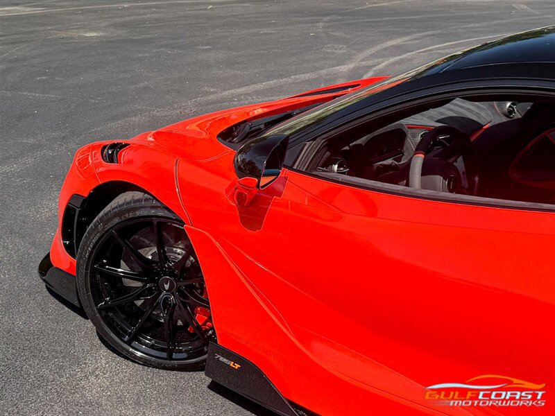 Used 2021 McLaren 765LT photo 41