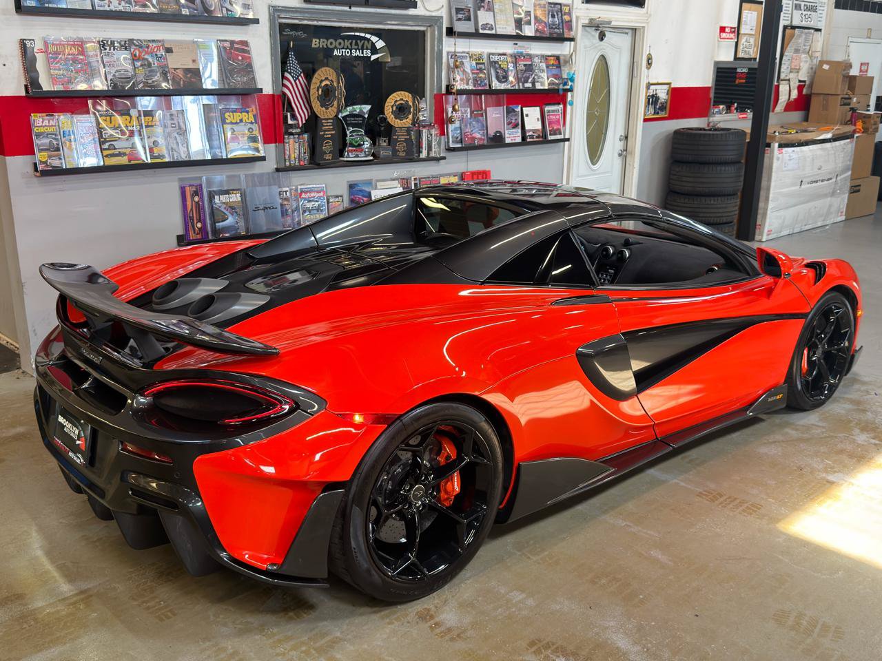 Used 2020 McLaren 600LT Spider photo 28