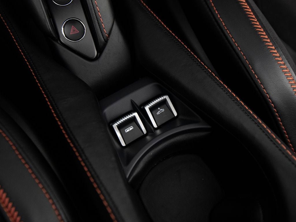 Used 2020 McLaren 720S Performance photo 29