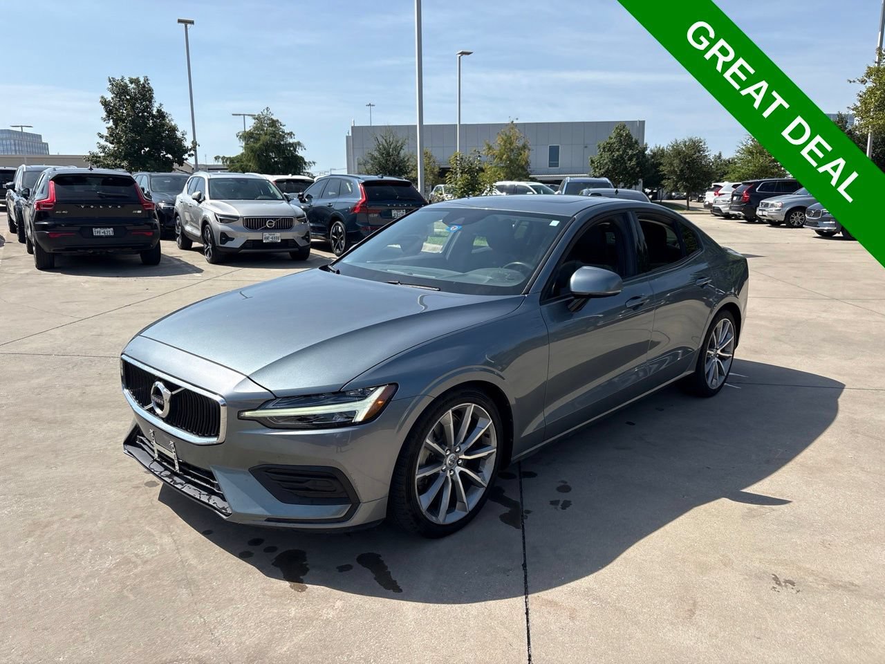 Used 2019 Volvo S60 T6 Momentum w/ Premium Package