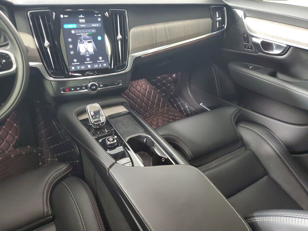 2022 Volvo S90 B6 Inscription
