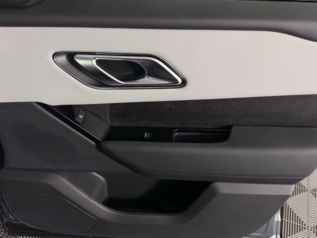 2026 Land Rover Range Rover Velar Dynamic SE