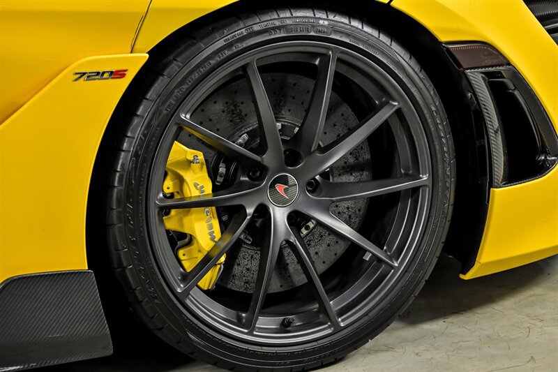 Used 2018 McLaren 720S Performance photo 18