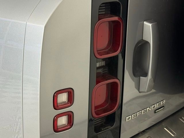 2023 Land Rover Defender 130 SE