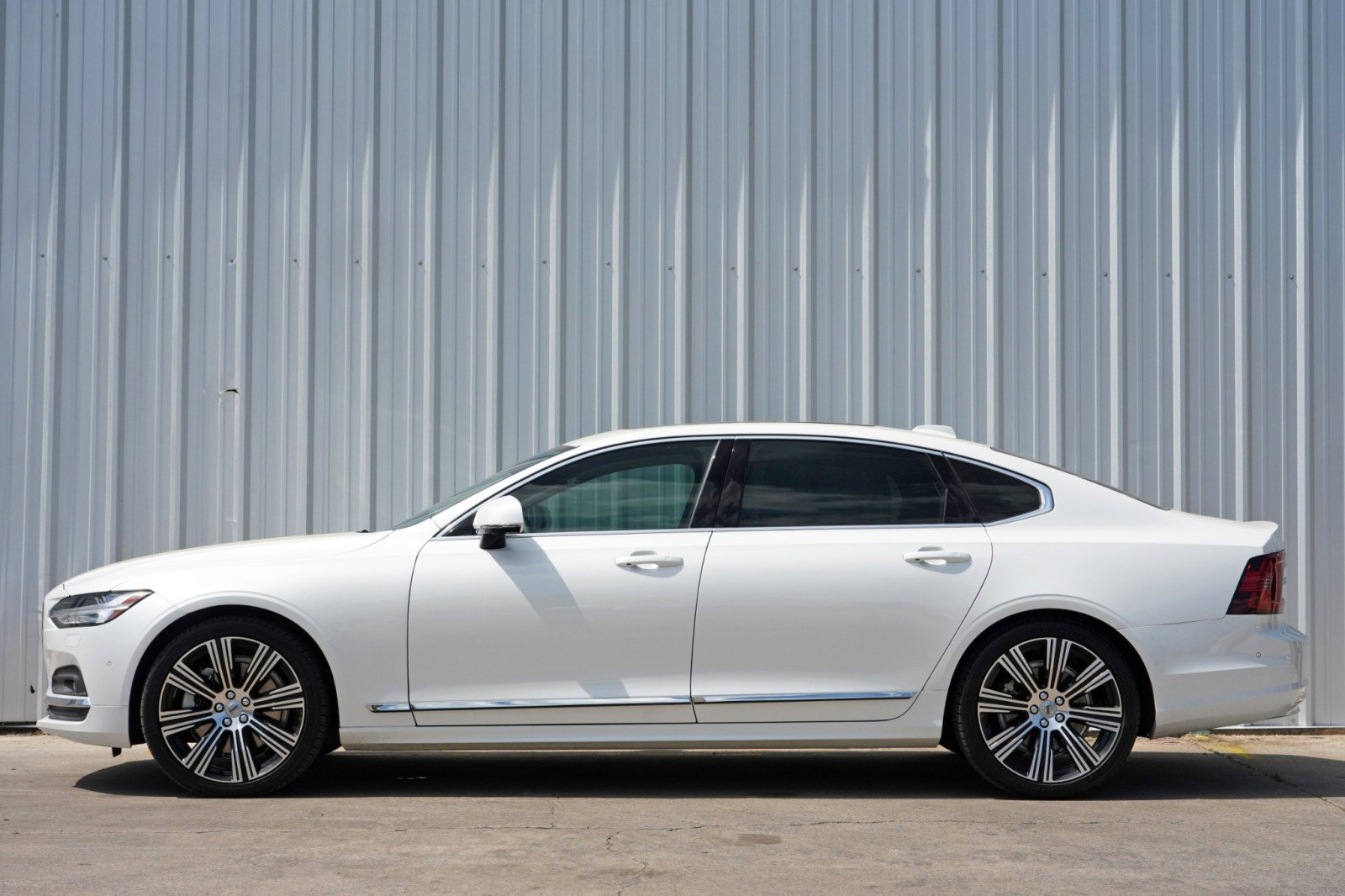 2023 Volvo S90 B6 Plus