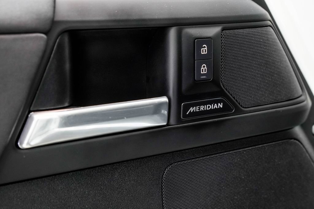 2025 Land Rover Defender 110 S