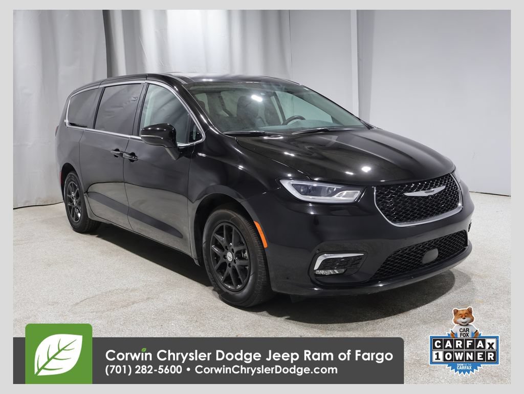 Used 2024 Chrysler Pacifica Touring-L