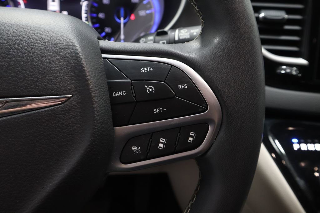 2022 Chrysler Pacifica Touring-L