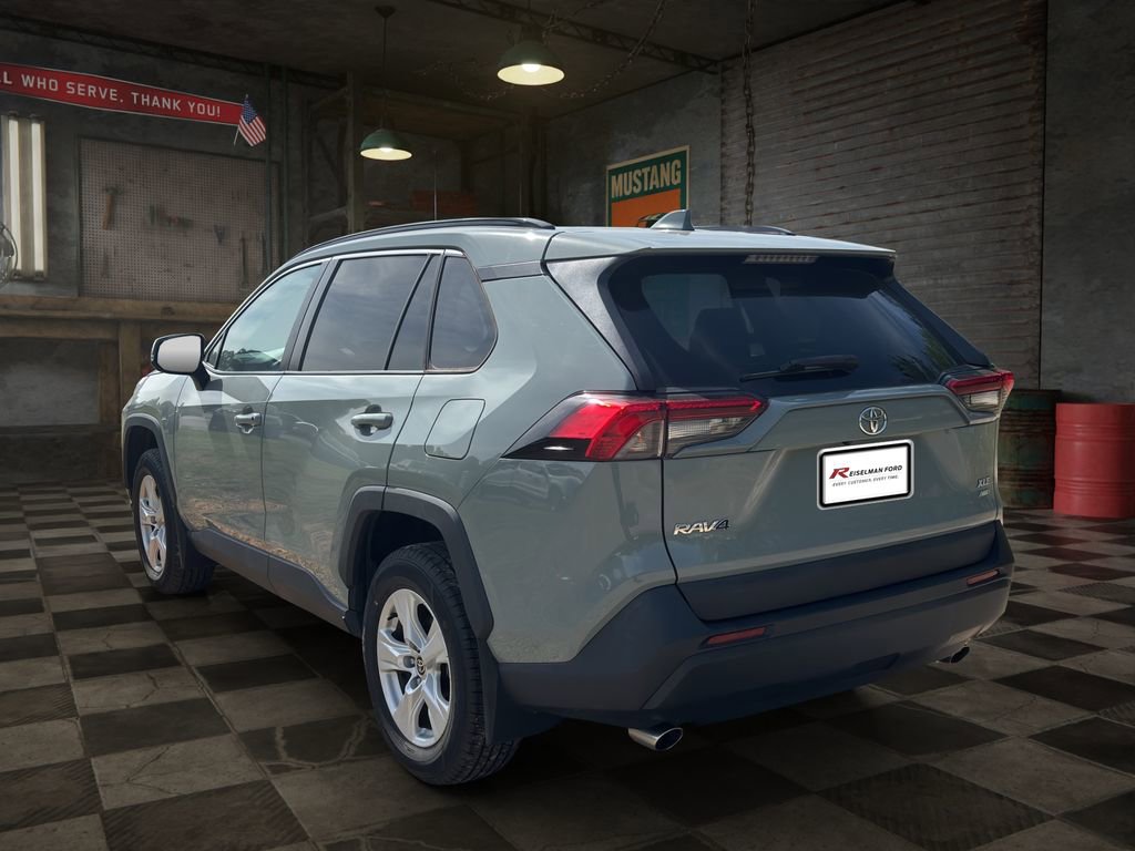 2021 Toyota RAV4 XLE