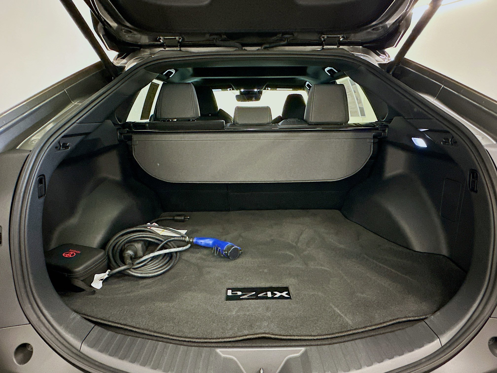 2023 Toyota bZ4X Limited