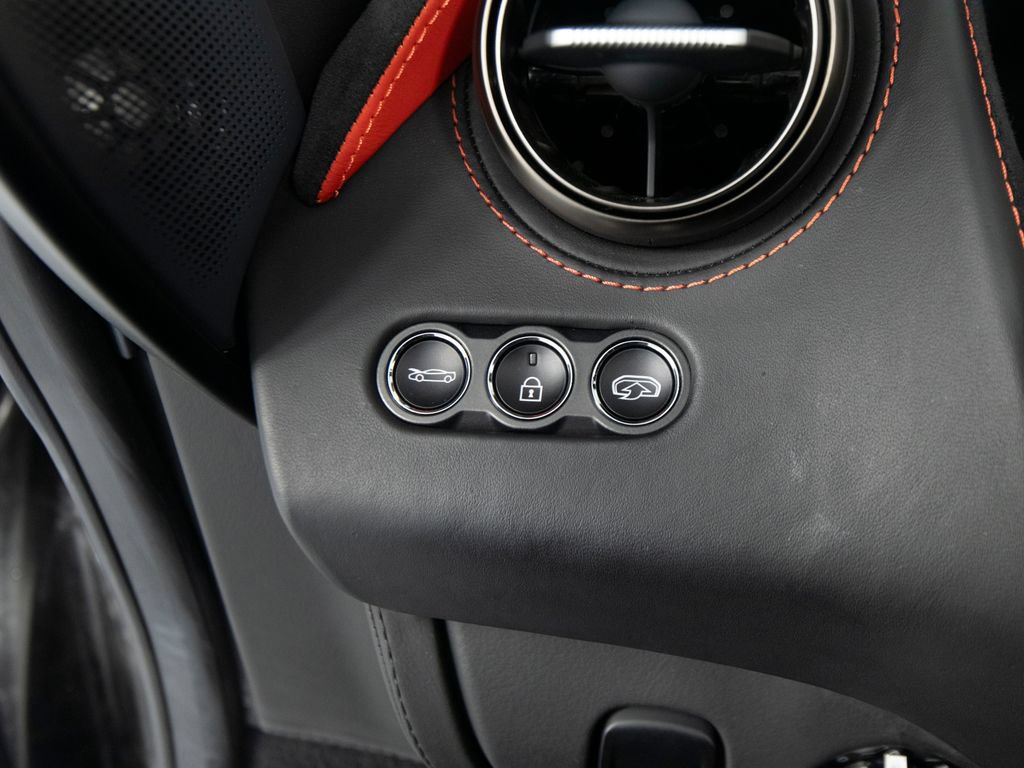 Used 2020 McLaren 720S Performance photo 25