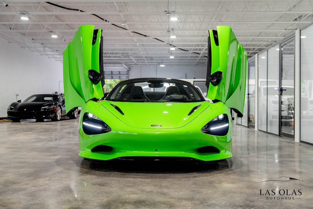 Used 2026 McLaren 750S Spider photo 6