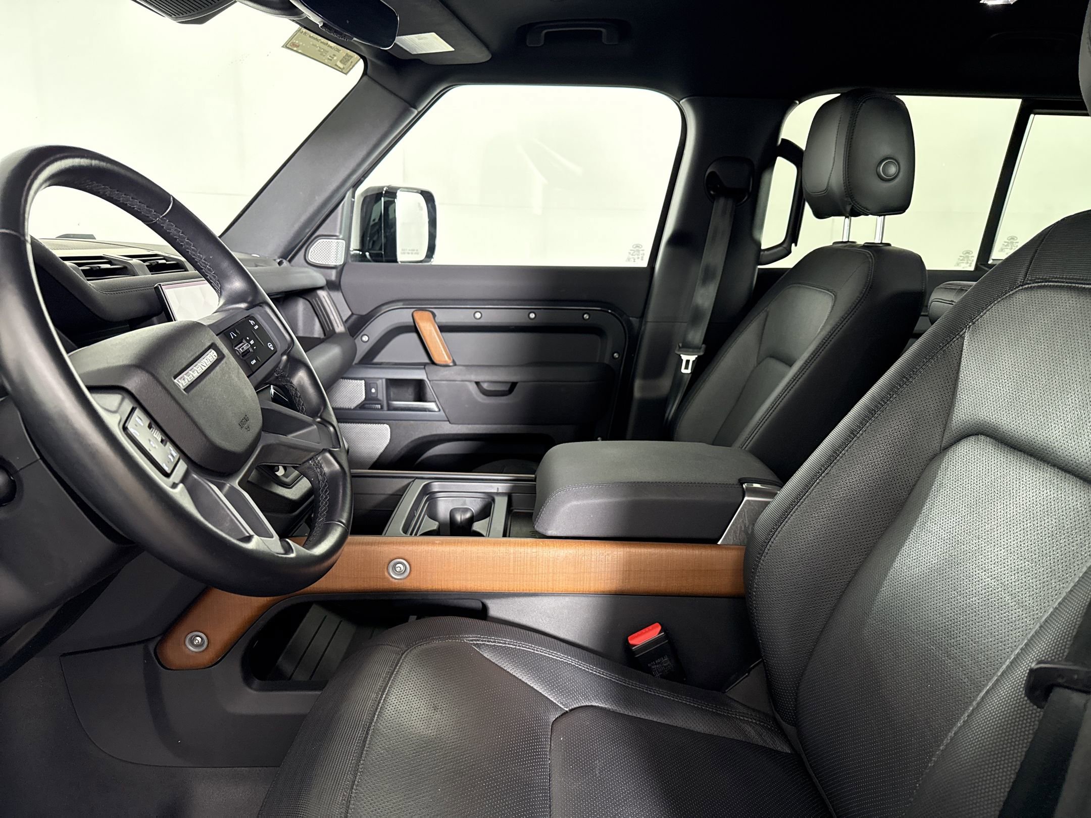 2023 Land Rover Defender 130 X-Dynamic SE