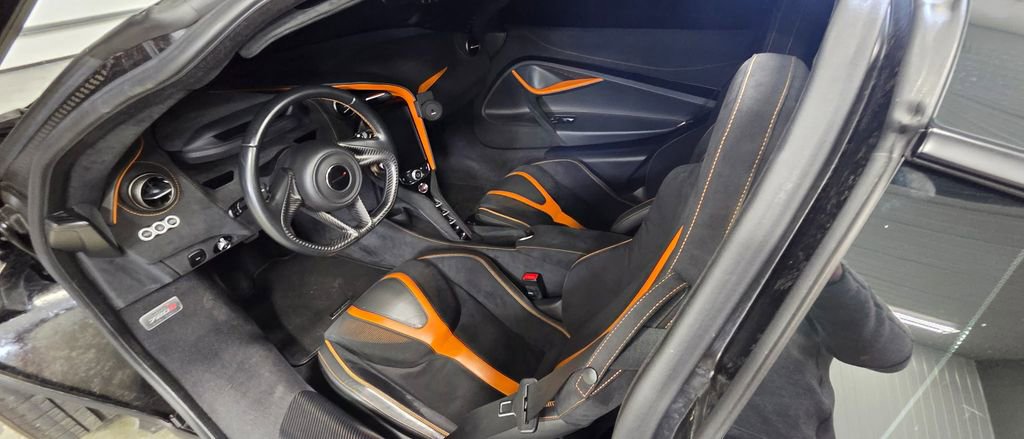 Used 2018 McLaren 720S Performance photo 27
