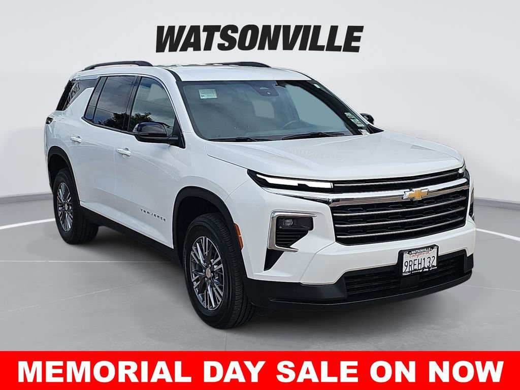Used 2025 Chevrolet Traverse LT