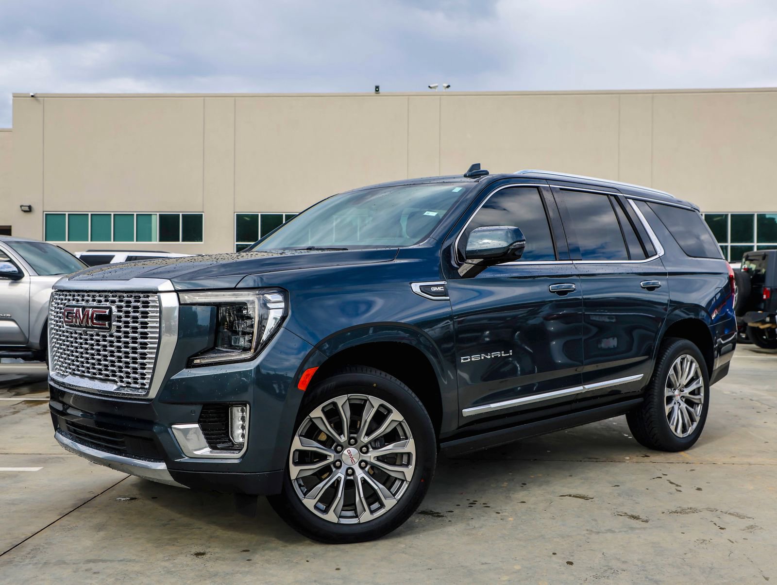 Used 2021 GMC Yukon Denali w/ Denali Premium Package