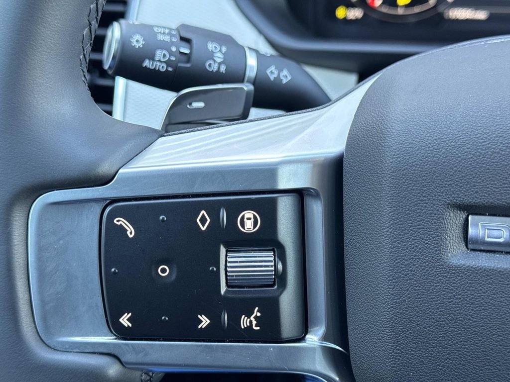 2025 Land Rover Discovery Dynamic SE