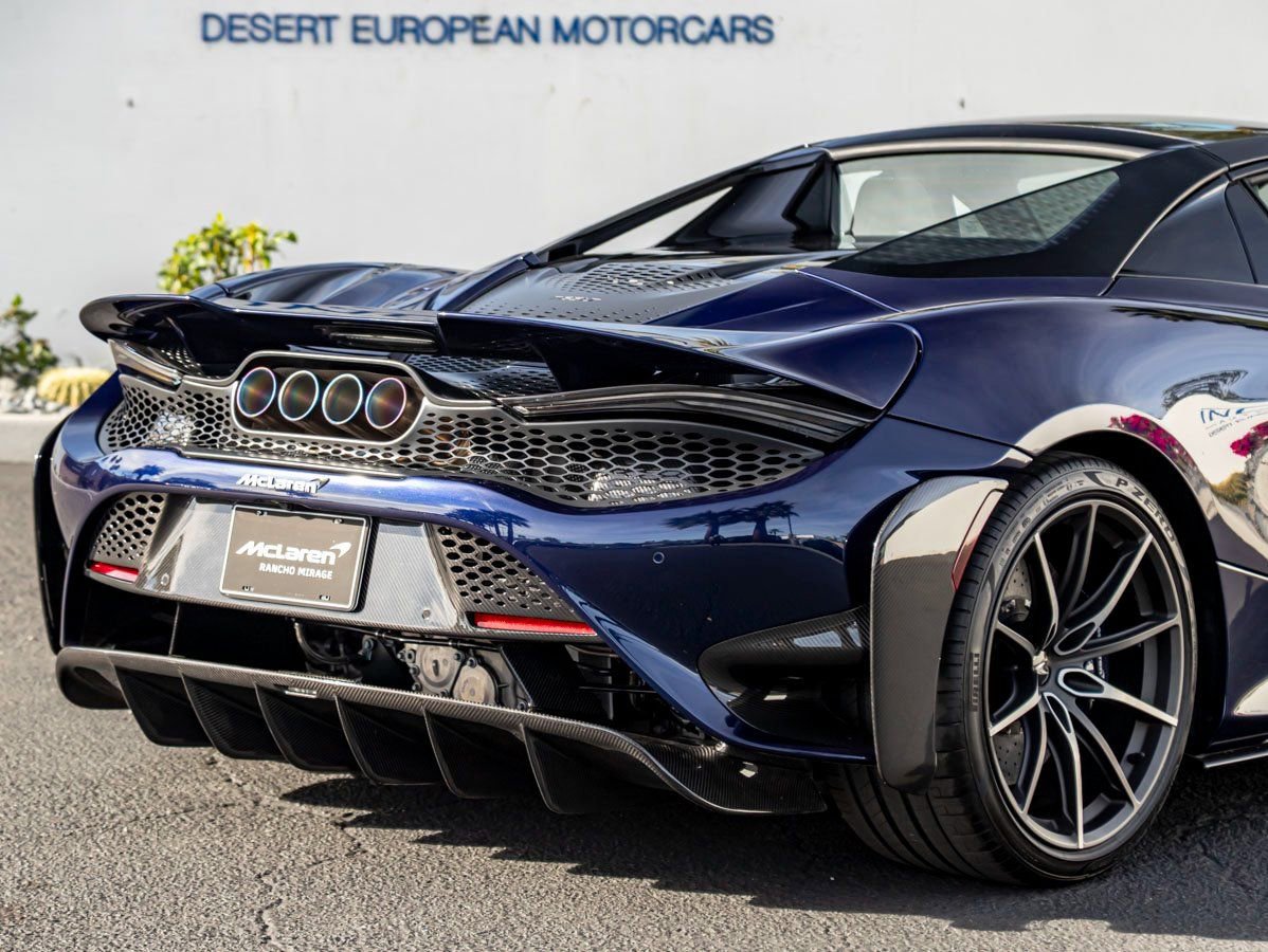Used 2022 McLaren 765LT photo 9