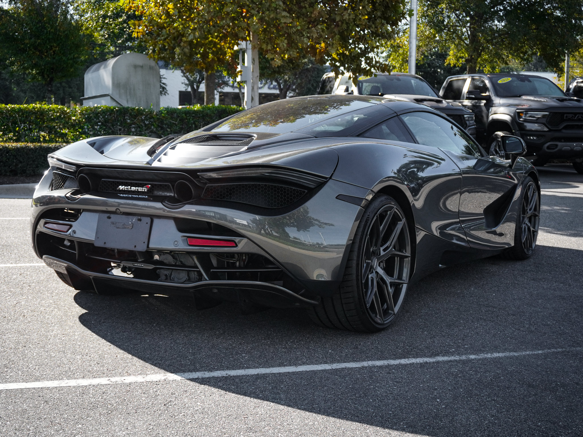 Used 2018 McLaren 720S Luxury photo 12