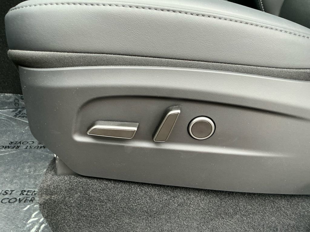 2026 Tesla Model Y 2WD