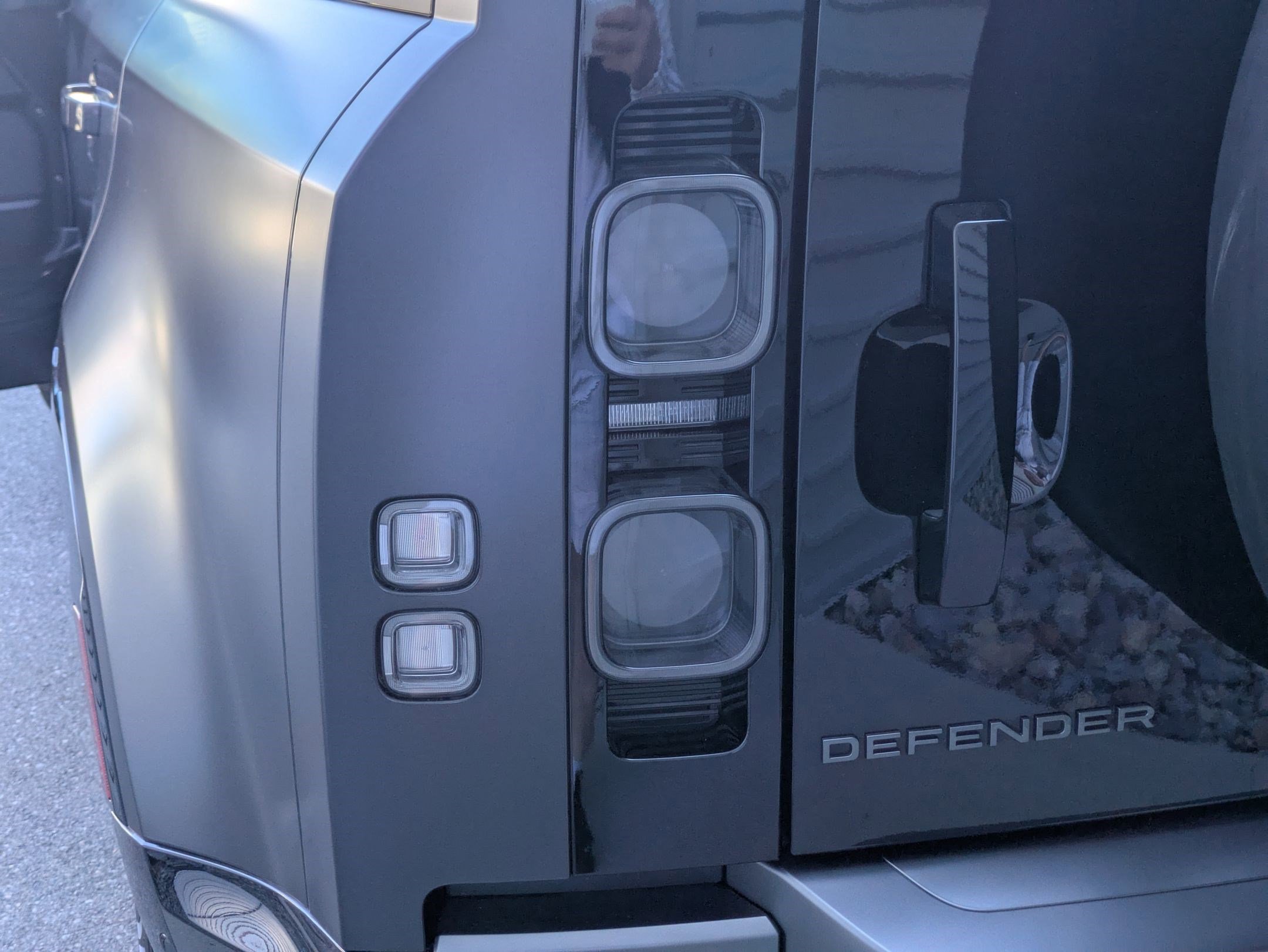 2024 Land Rover Defender 110 Carpathian Edition