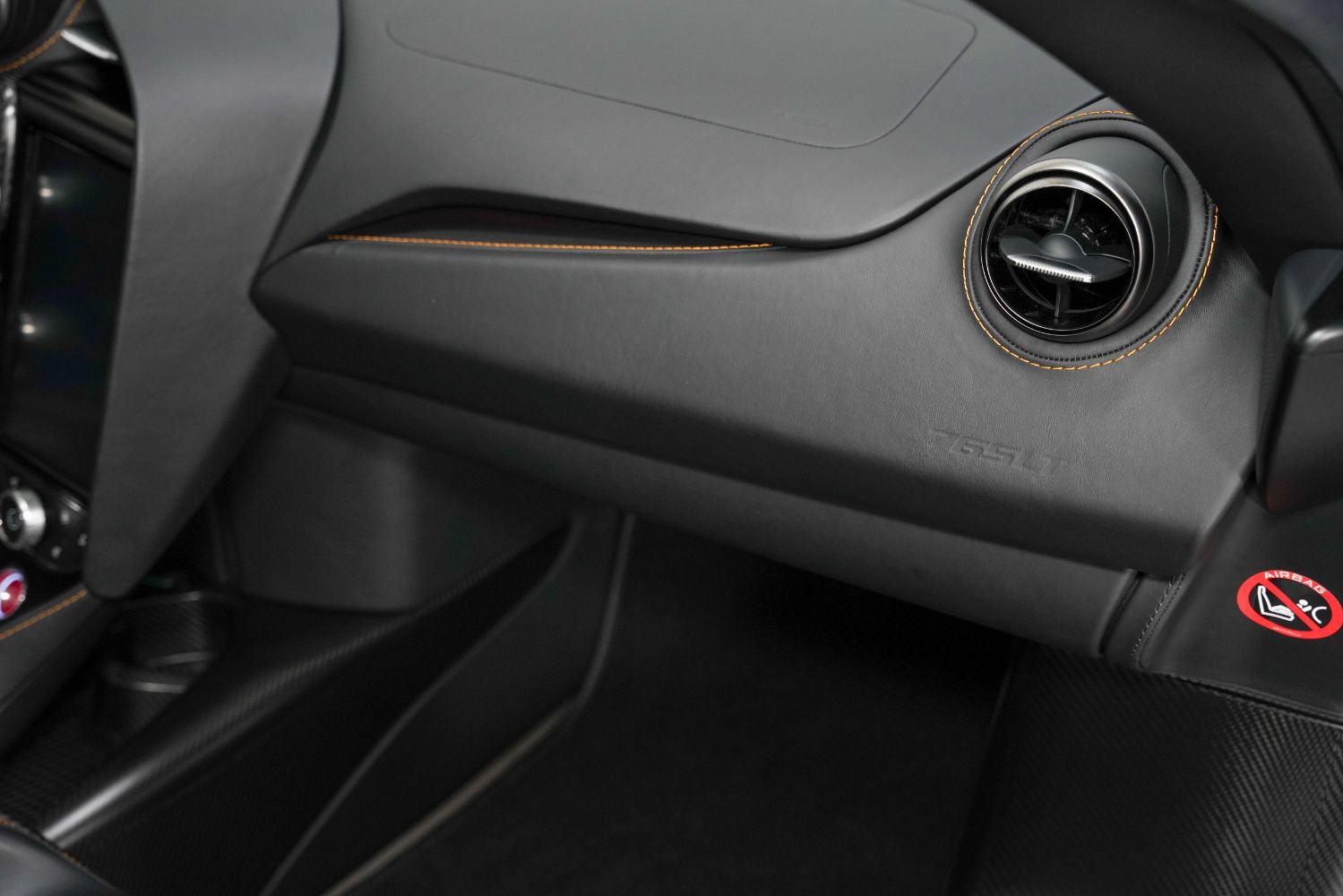 Used 2022 McLaren 765LT photo 37