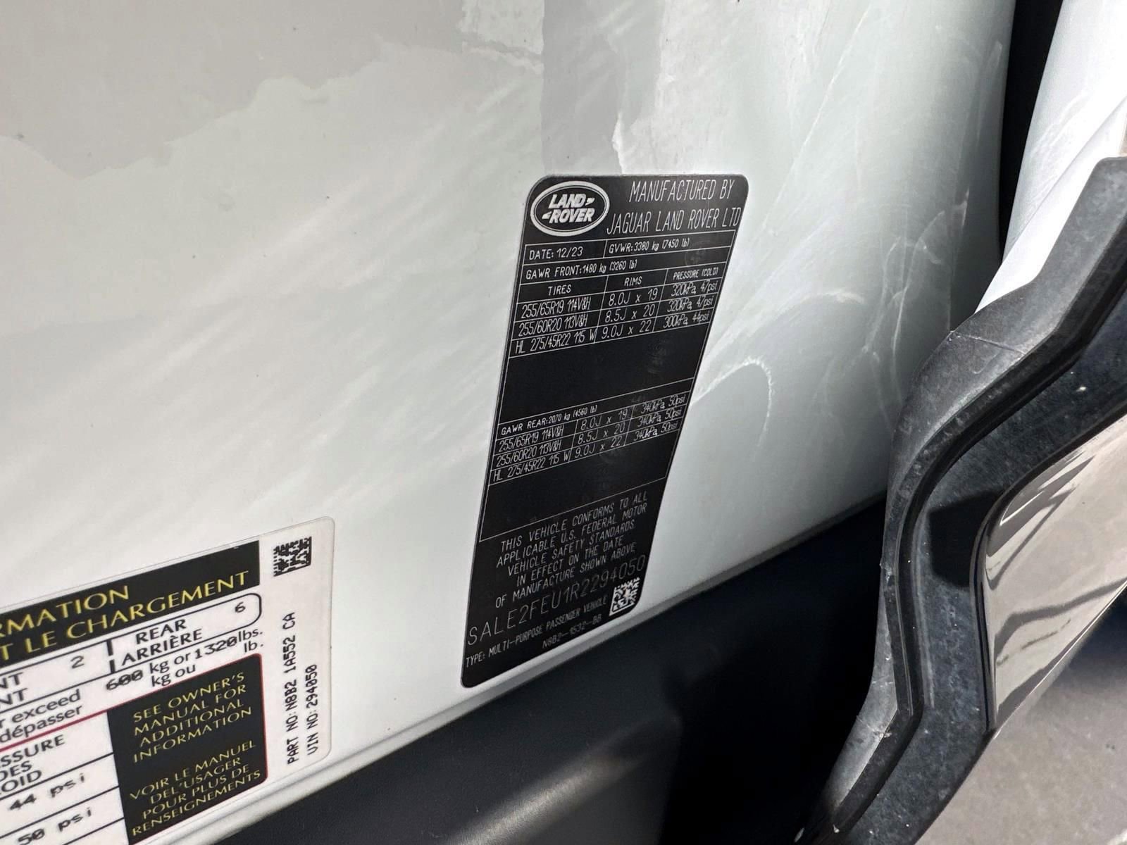 2024 Land Rover Defender 130 X-Dynamic SE