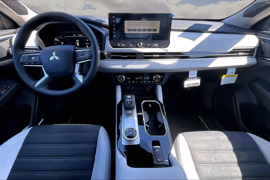 2026 Mitsubishi Outlander FWD