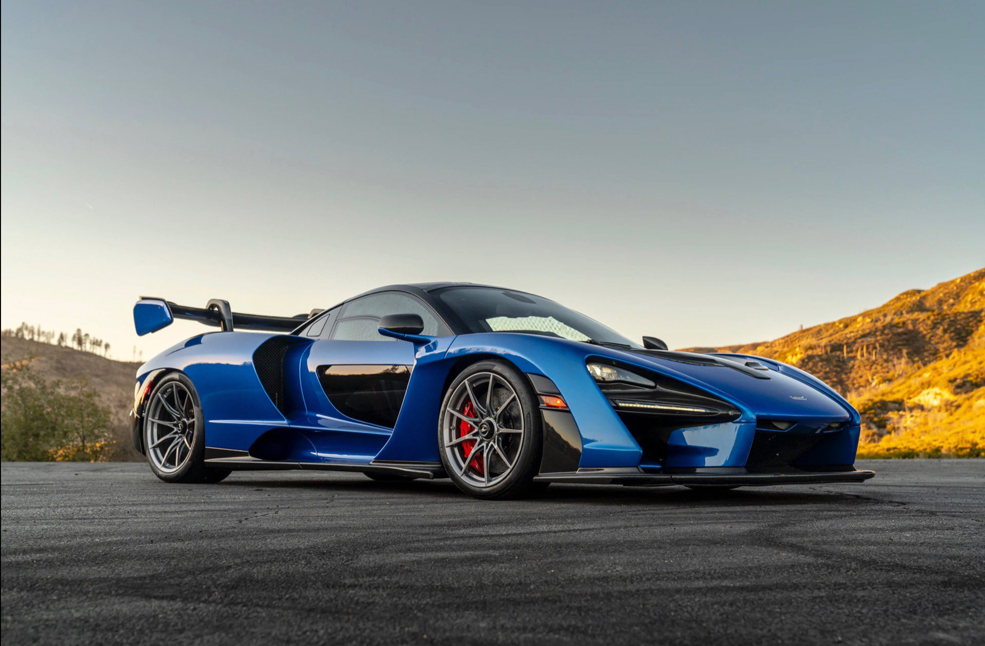 Used 2019 McLaren Senna Coupe ULTRA RARE Only 1685 Mil photo 76
