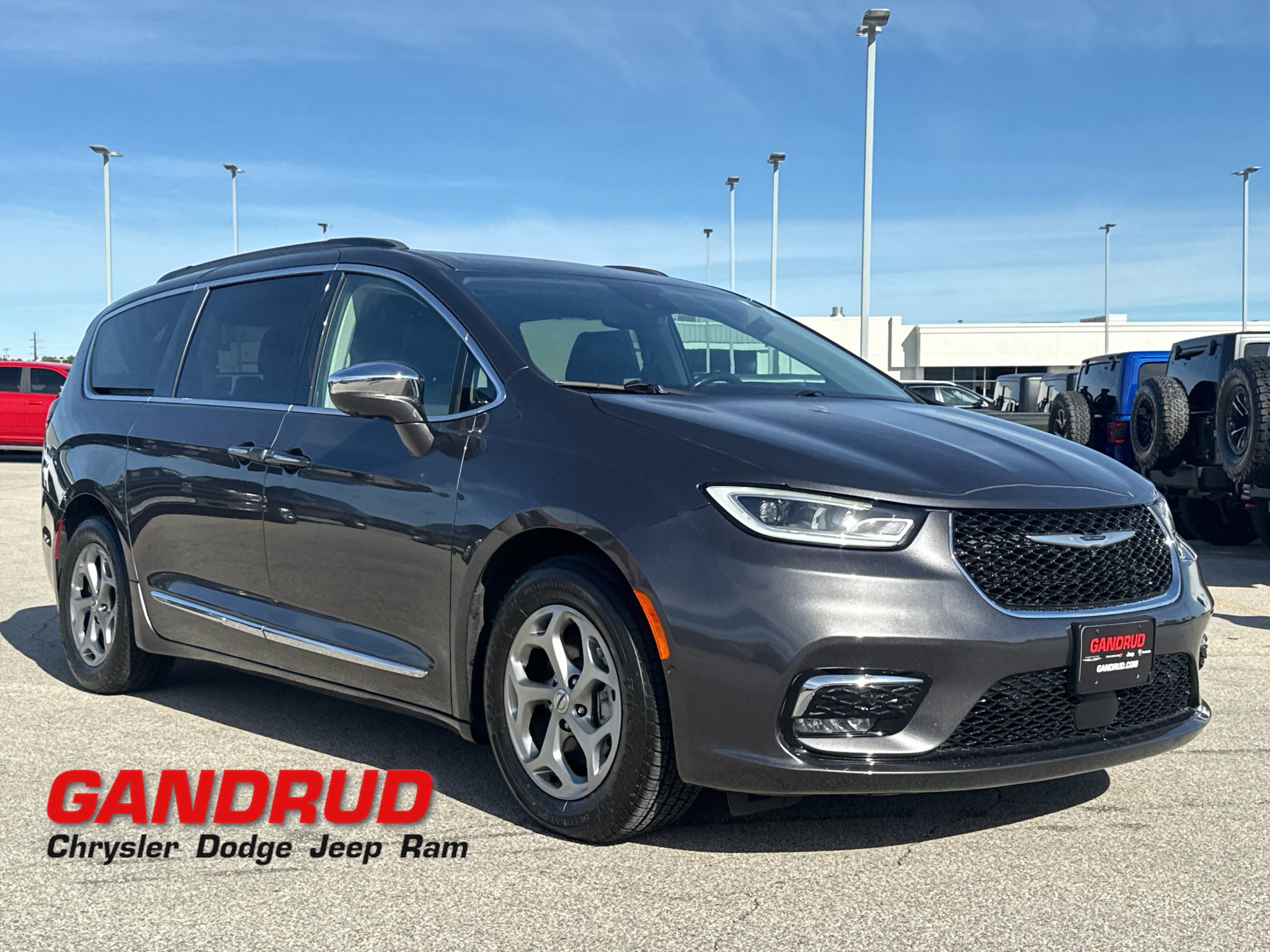 Used 2022 Chrysler Pacifica Limited