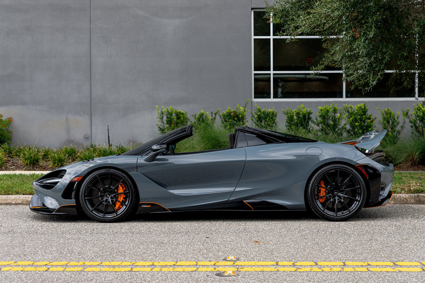 Used 2022 McLaren 765LT photo 31