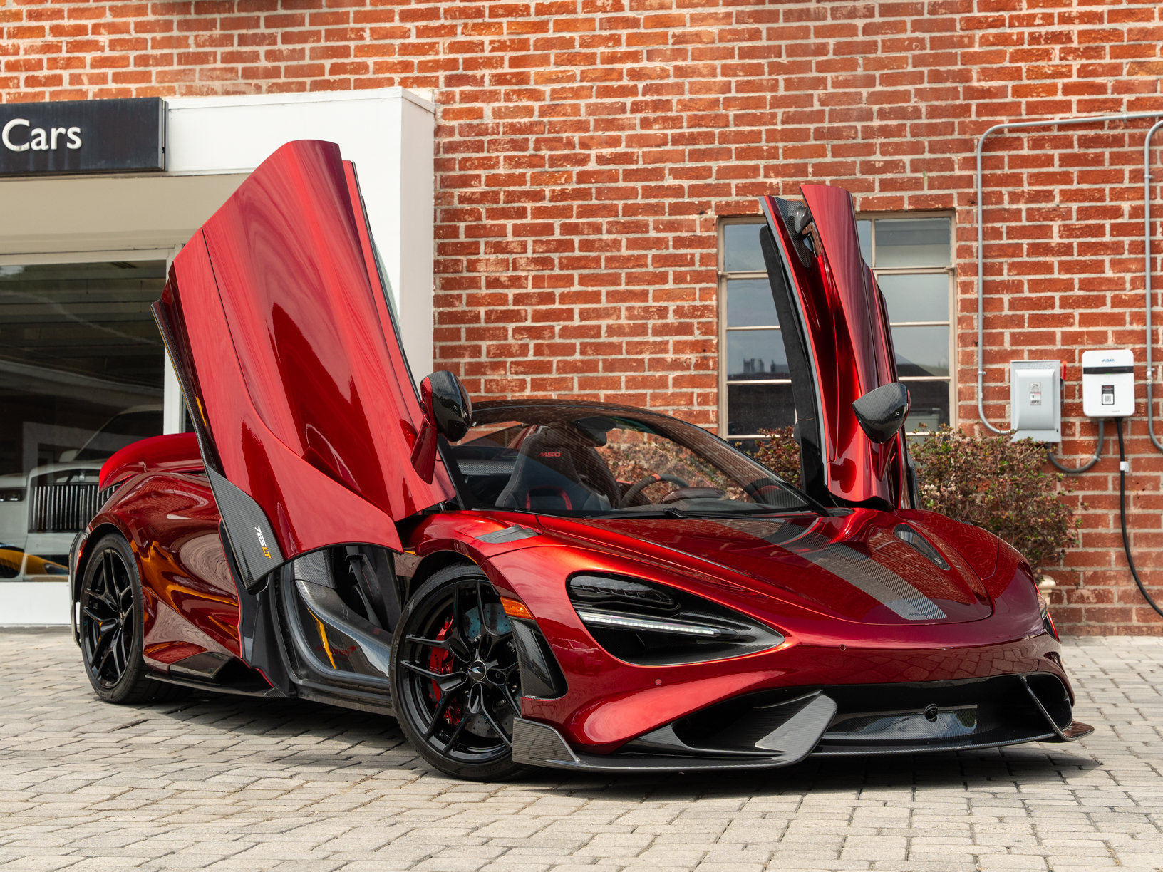Used 2022 McLaren 765LT photo 32