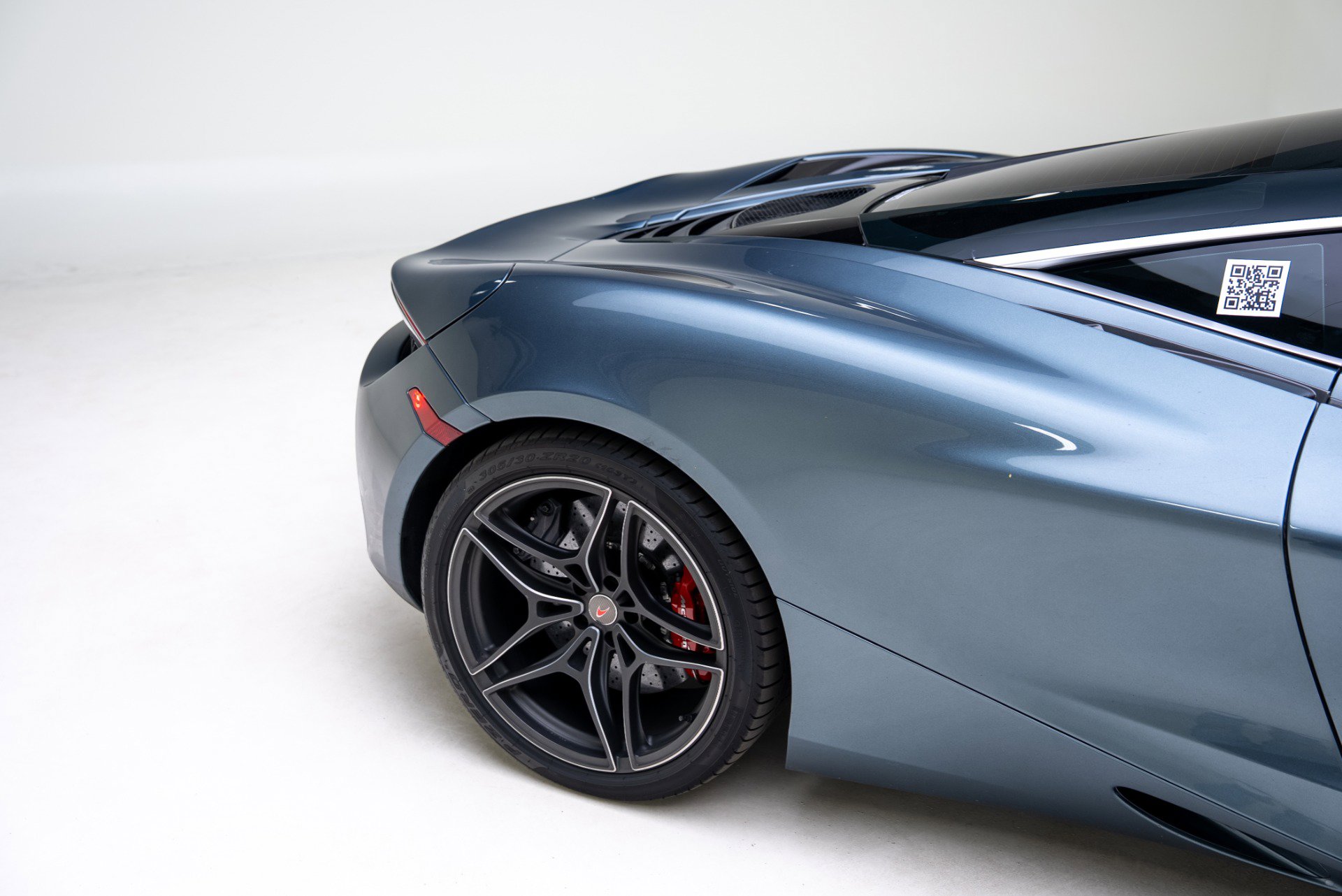 Used 2018 McLaren 720S Luxury photo 23