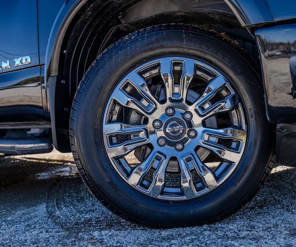 2017 Nissan Titan Platinum Reserve