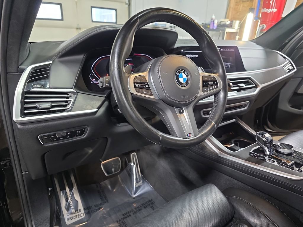 2022 BMW X7 M50i