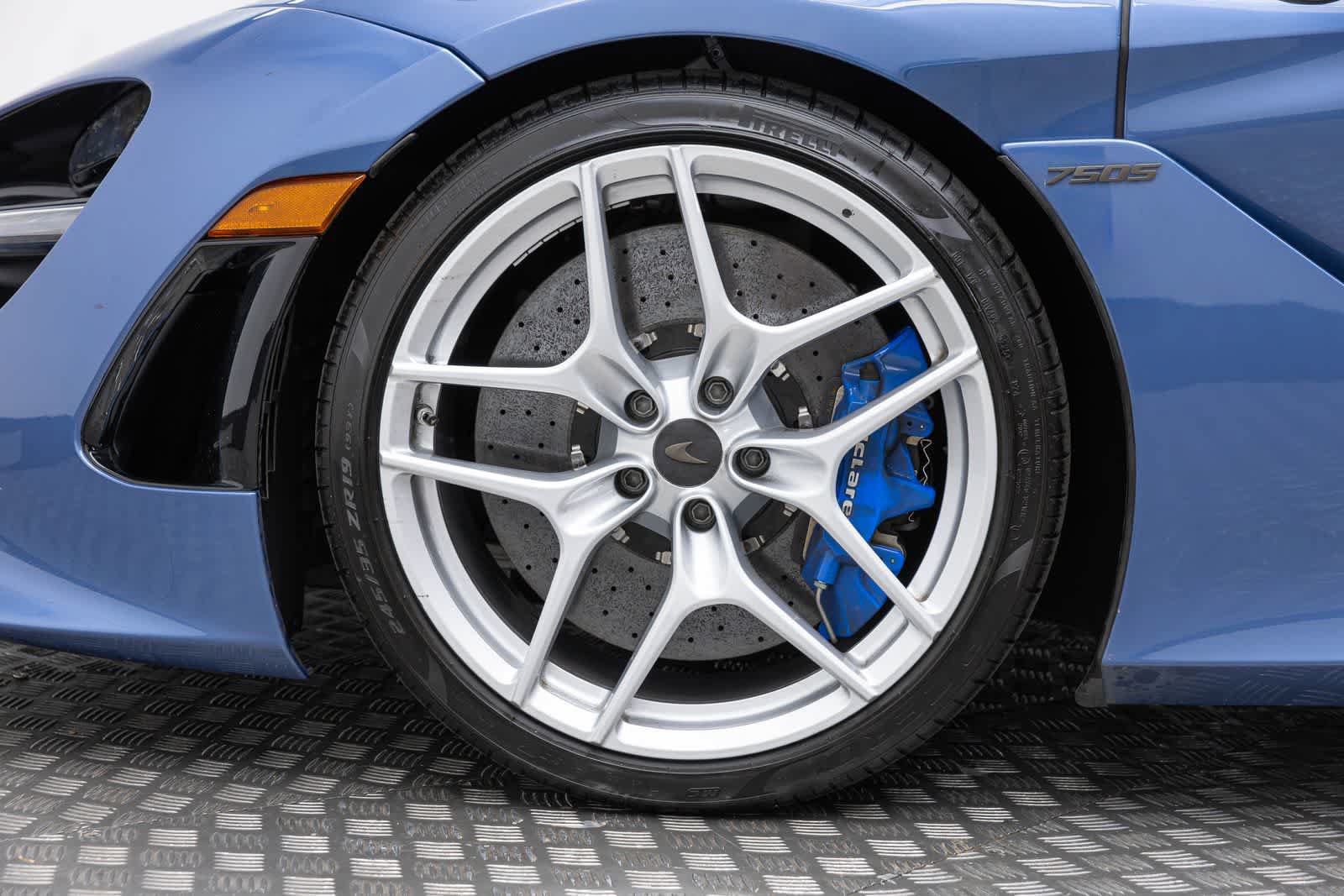 Used 2026 McLaren 750S Spider photo 8