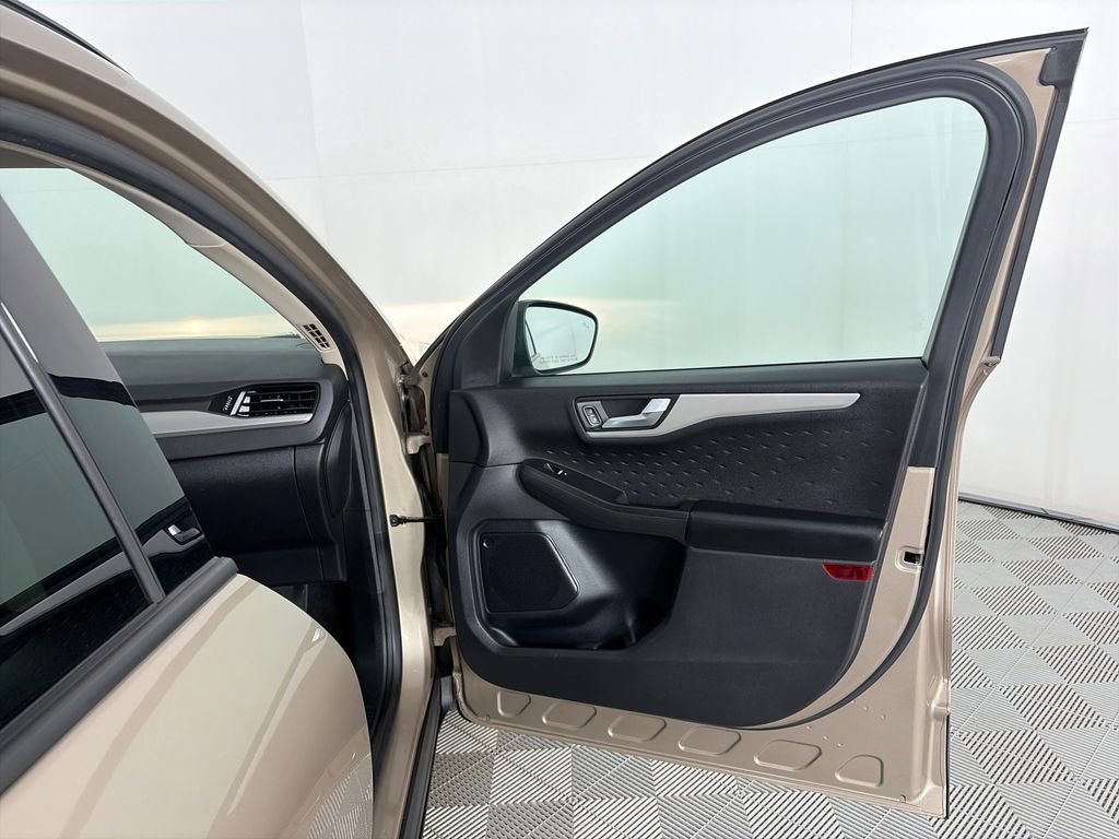 2020 Ford Escape SE Sport