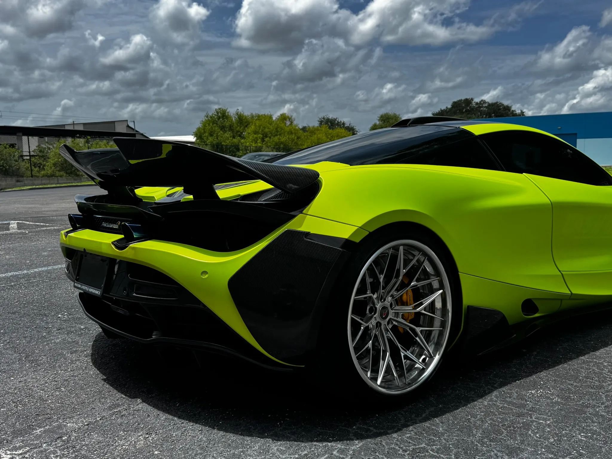 Used 2018 McLaren 720S Luxury photo 9