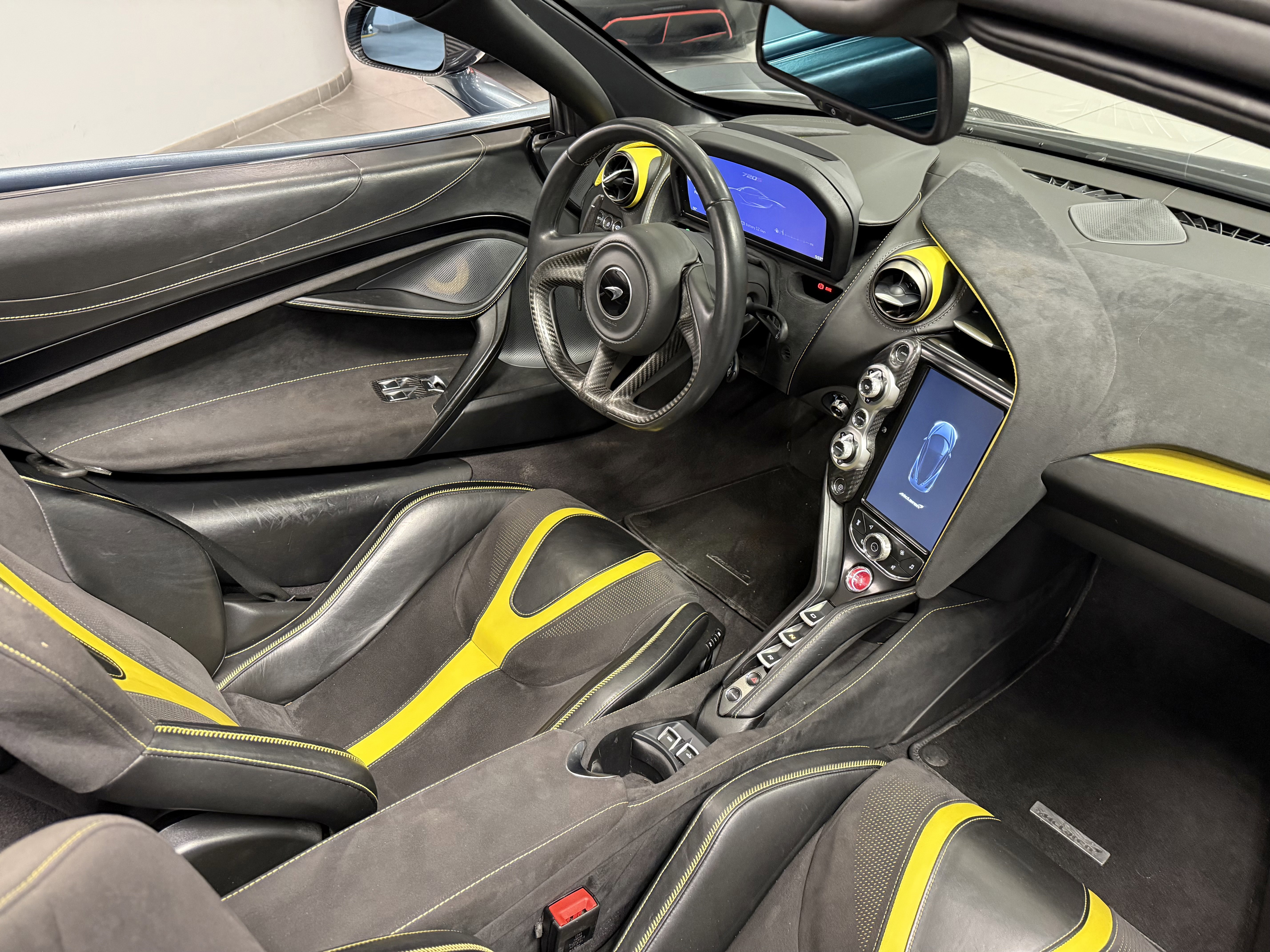 Used 2020 McLaren 720S Spider photo 16