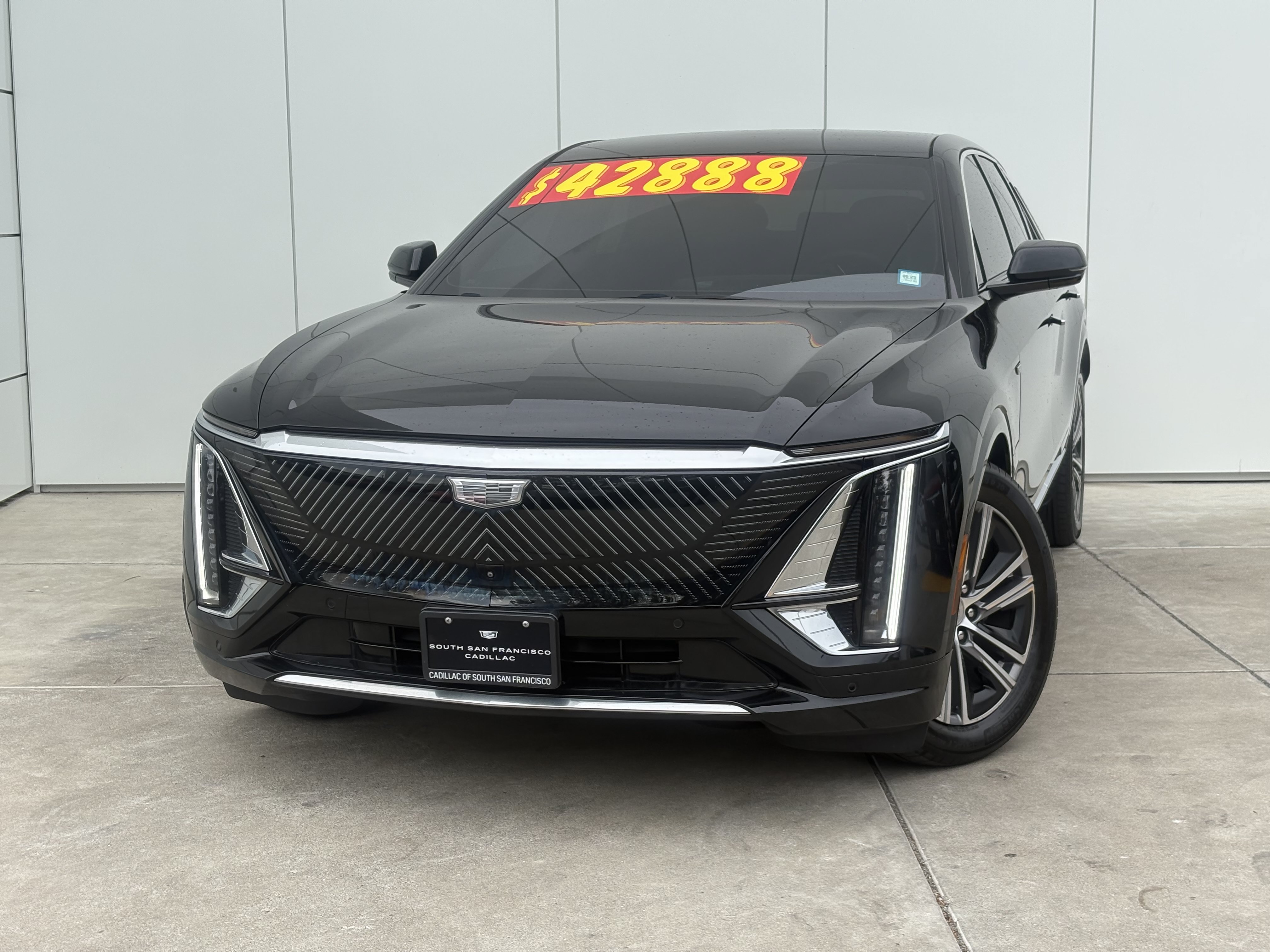 Used 2024 Cadillac Lyriq Luxury